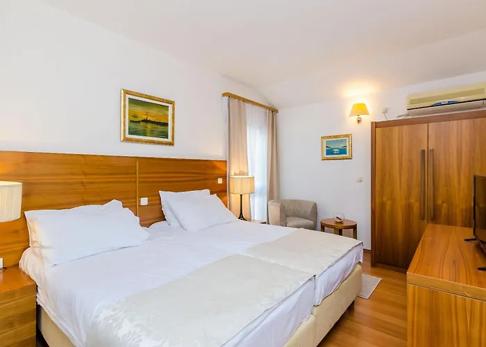 Pansion Srebreno Konukevi